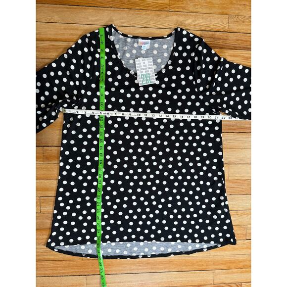 LulaRoe | Lynnae Long Sleeve Black Polkadot Top NWT | Size 2XL (22-24) - Picture 8 of 8